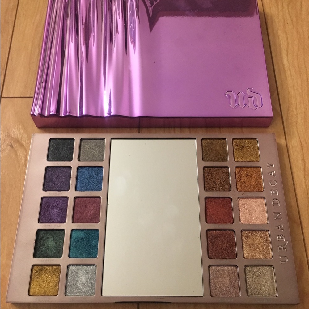 LAST CHANCE! Urban Decay Heavy Metals Palette